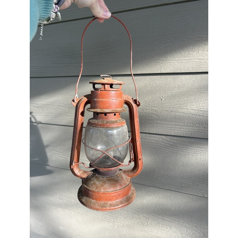Vintage UnBrand‎ Red Kerosene Hurricane Lantern Rusty Farmhouse Rusty Crusty
